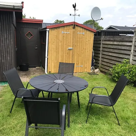 Cozy Summer House, Only 150 Meters From The Water, Holiday home *